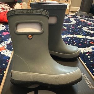 BOGS toddler rain boots size 8 unisex gray new in box